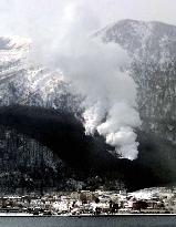 Mt. Usu volcano continues to belch smoke